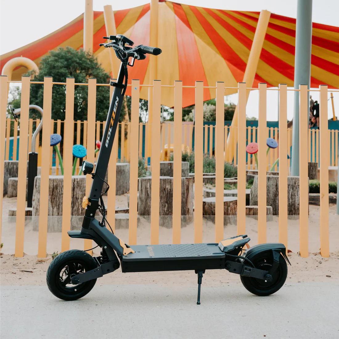 Bolzzen Hustler 4816 Performance Commuter E-Scooter - Image 5