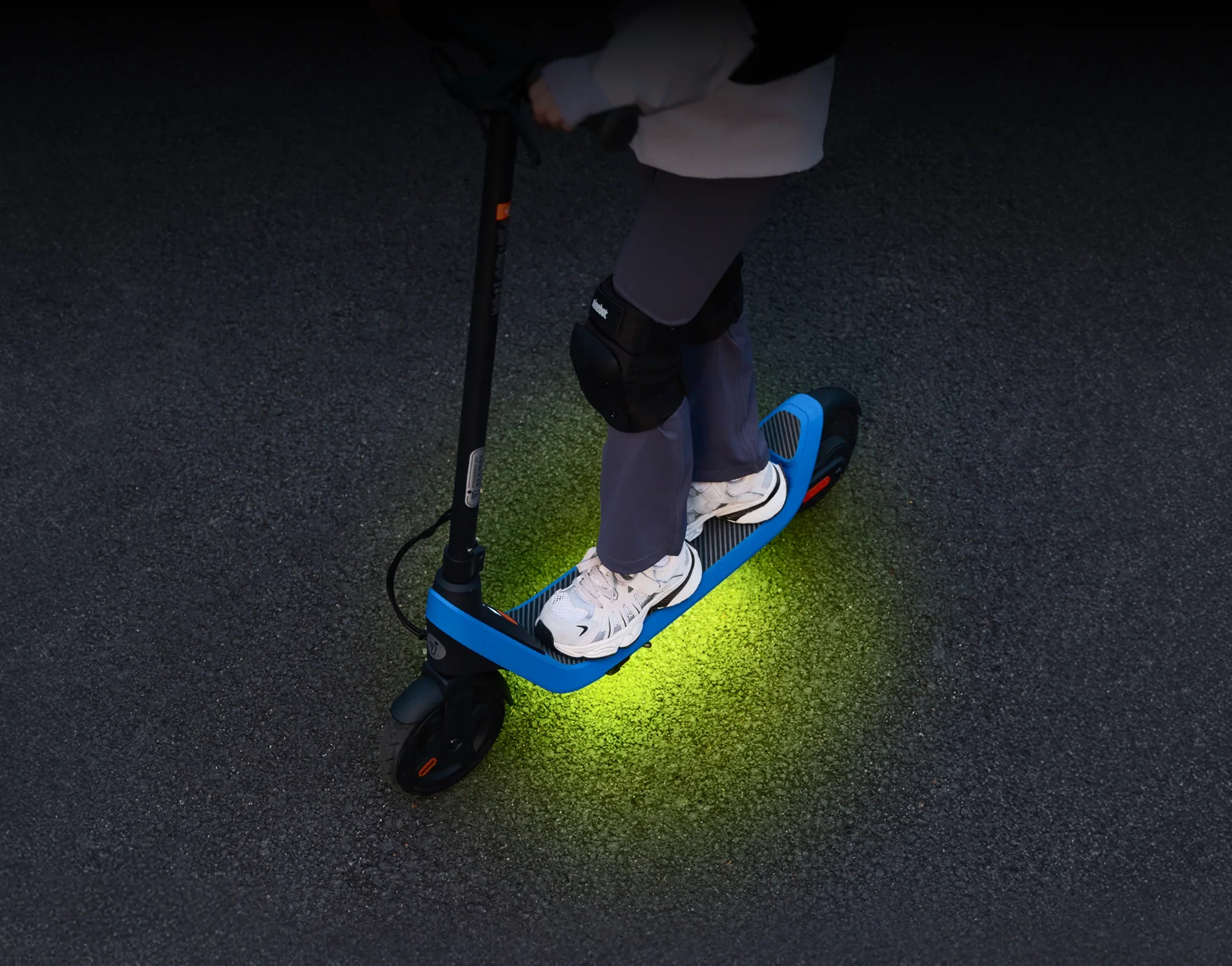 C2 Lite Segway-Ninebot Electric KickScooter (Blue) - Image 4