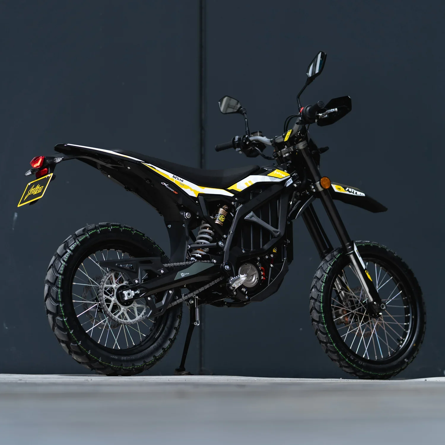 Sur-Ron Ultra Bee Road Electric Dirt Bike - Image 3
